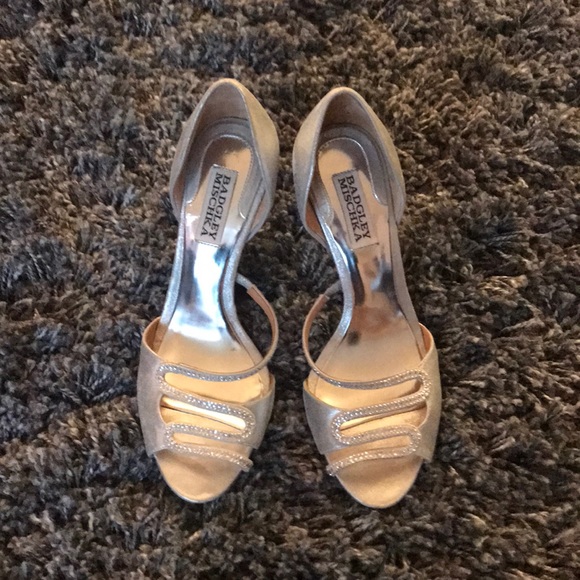 Badgley Mischka silver satin - Picture 2 of 5